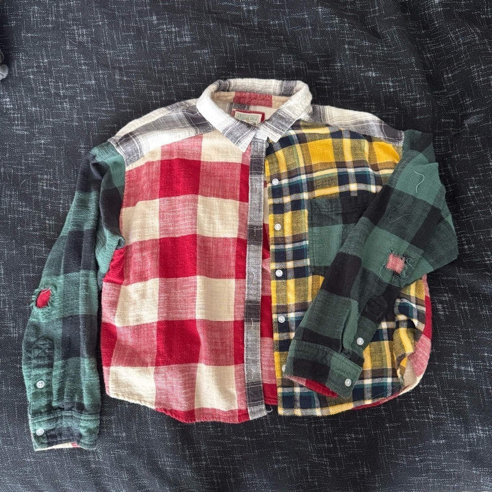 American Eagle Outfitters Cozy Cabin Cropped Flannel size Large - Picture 3 of 11